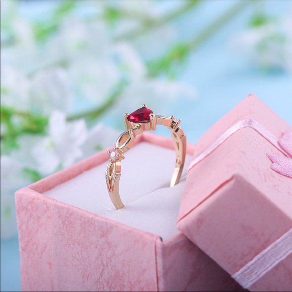 New Gold Plated Heart Romantic Zircon Ring - Picture 5 of 7
